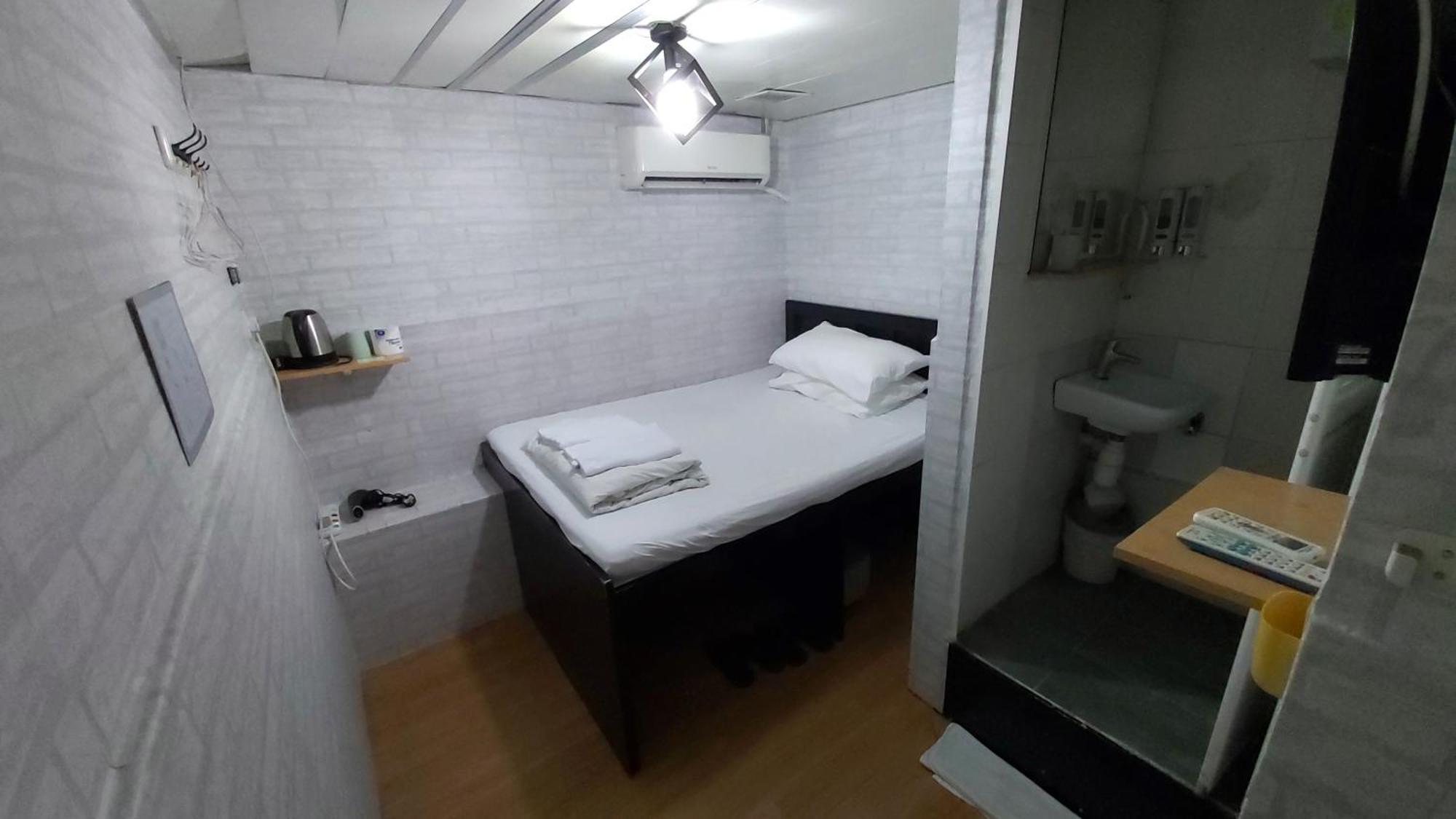 Cozy Inn Jordan Station Hong Kong Bagian luar foto